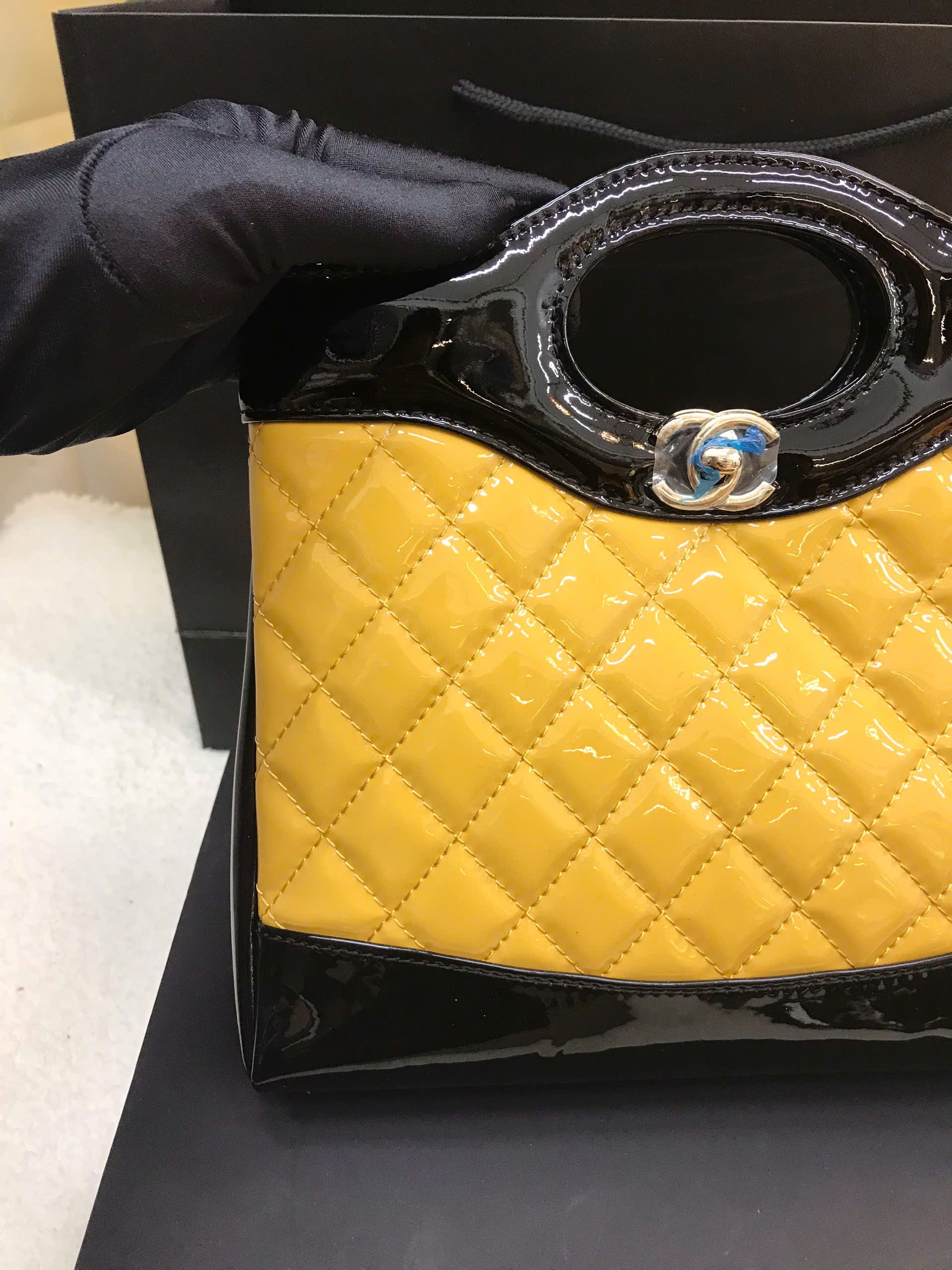 Túi Chanel Mini 31 Bag Patent Black And Yellow Siêu Cấp Size 23cm