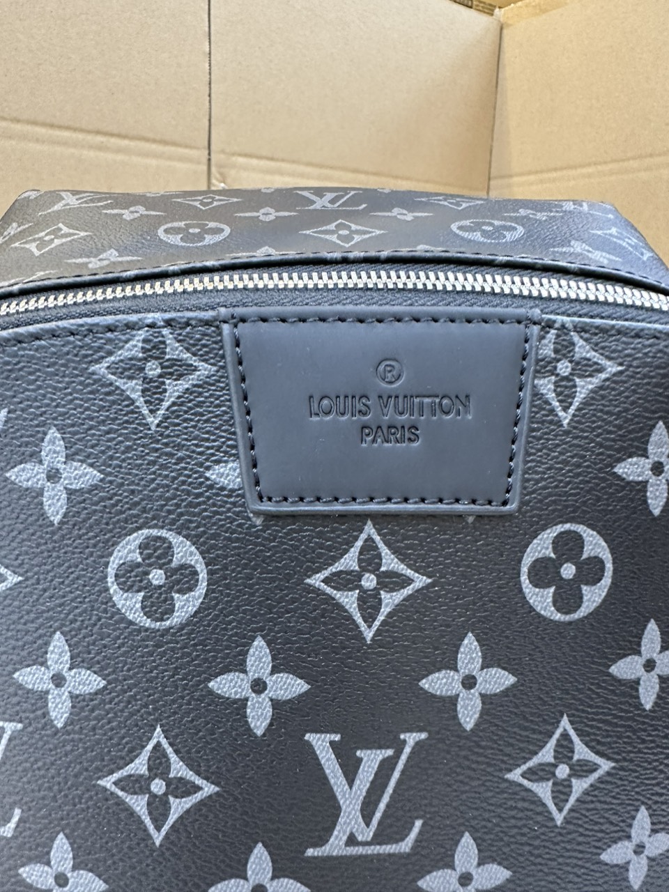 Balo LV Discovery PM Super Màu Đen Size 28cm M43186