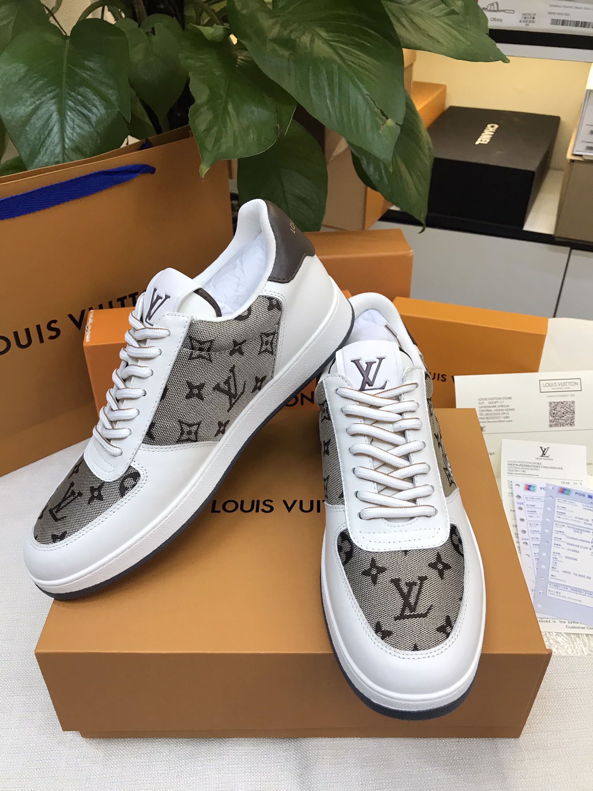 Giày LV Rivoli Sneaker Siêu Cấp Size 41 1ABF4L