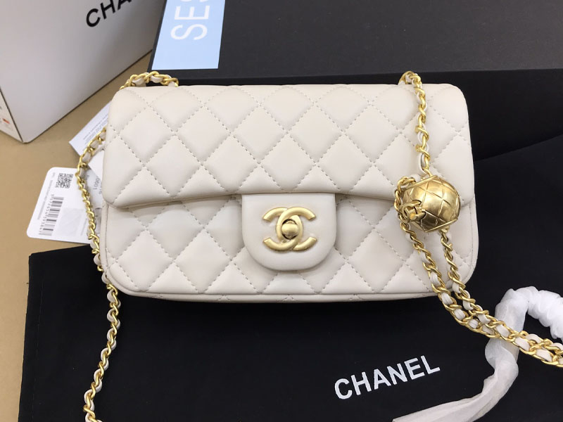 Mách bạn cách phân biệt túi Chanel fake và real cực chuẩn
