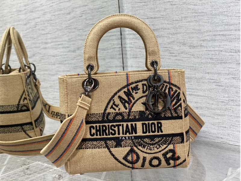 Mỹ nhân châu Á phải lòng chiếc túi Bobby mới của Dior như thế nào  Tạp  chí Đẹp